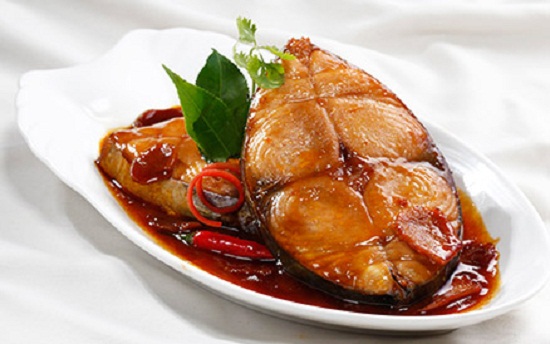 Hướng dẫn nấu món cá thu kho ớt xiêm chuẩn vị miền Trung - iVIVU.com